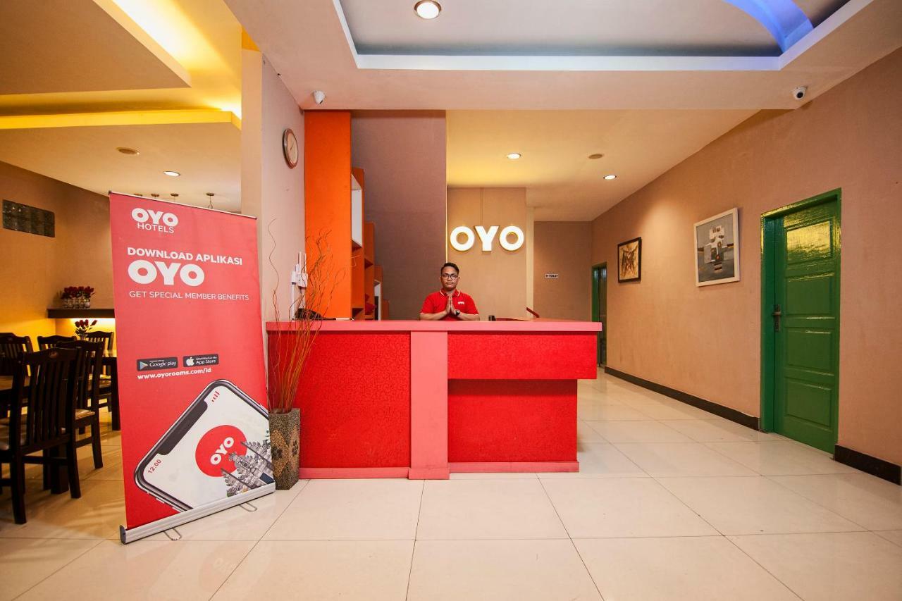 Oyo 529 Hotel Paninda Medan Exterior photo