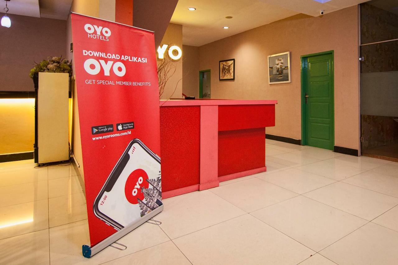 Oyo 529 Hotel Paninda Medan Exterior photo