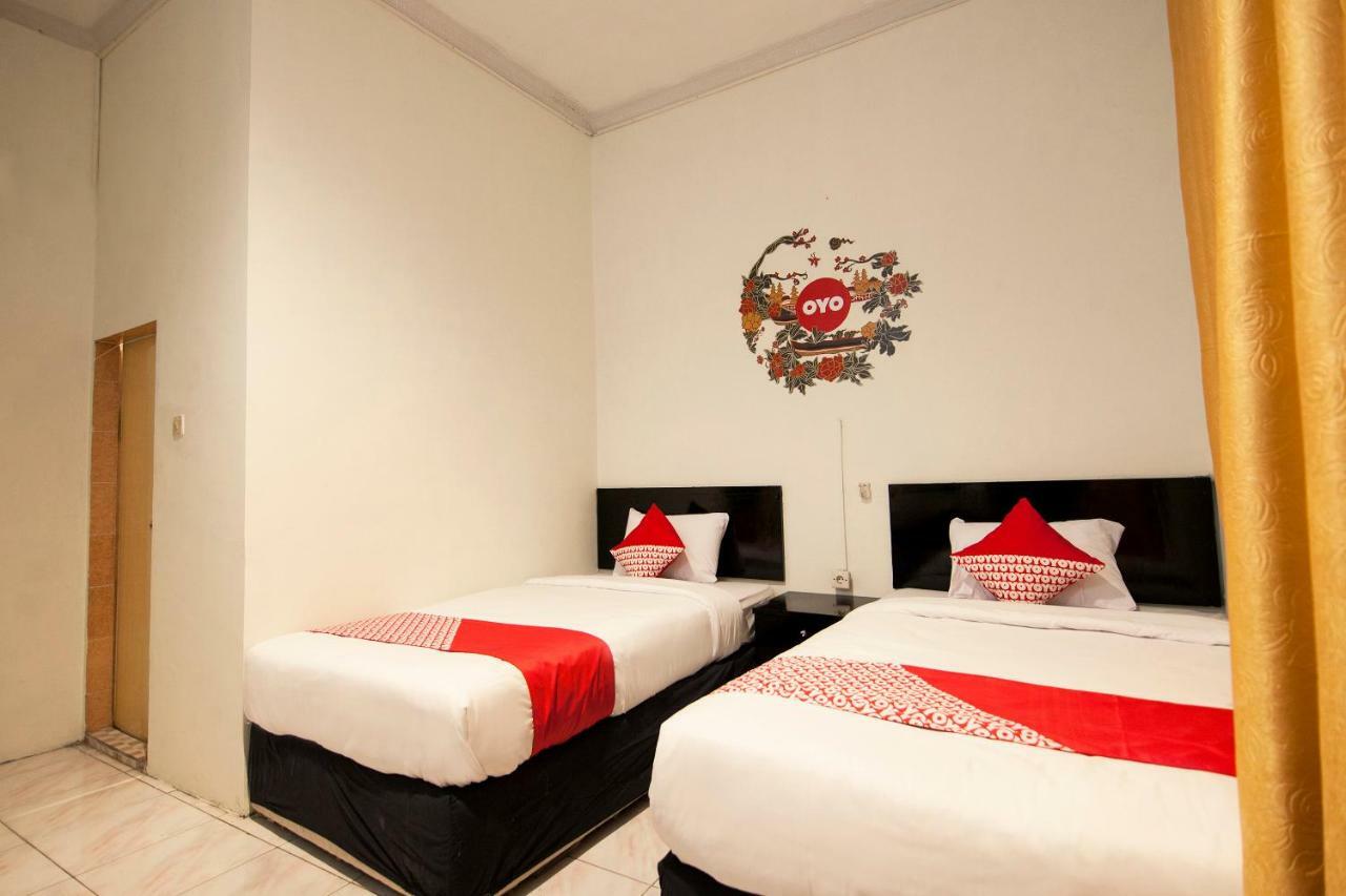 Oyo 529 Hotel Paninda Medan Exterior photo